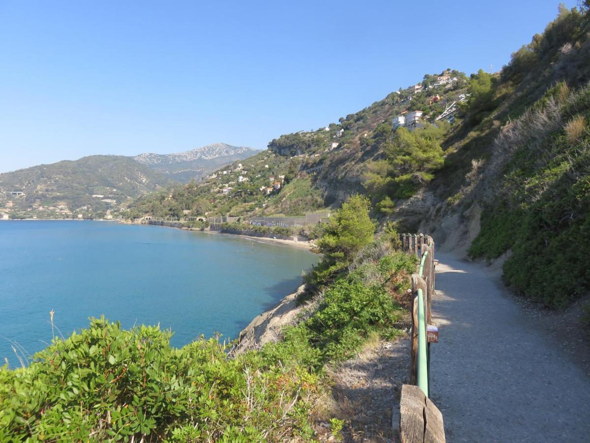 Apartamento Amaita Ventimiglia Exterior foto