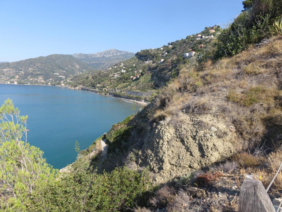 Apartamento Amaita Ventimiglia Exterior foto