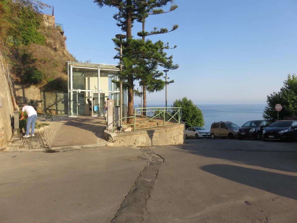 Apartamento Amaita Ventimiglia Exterior foto